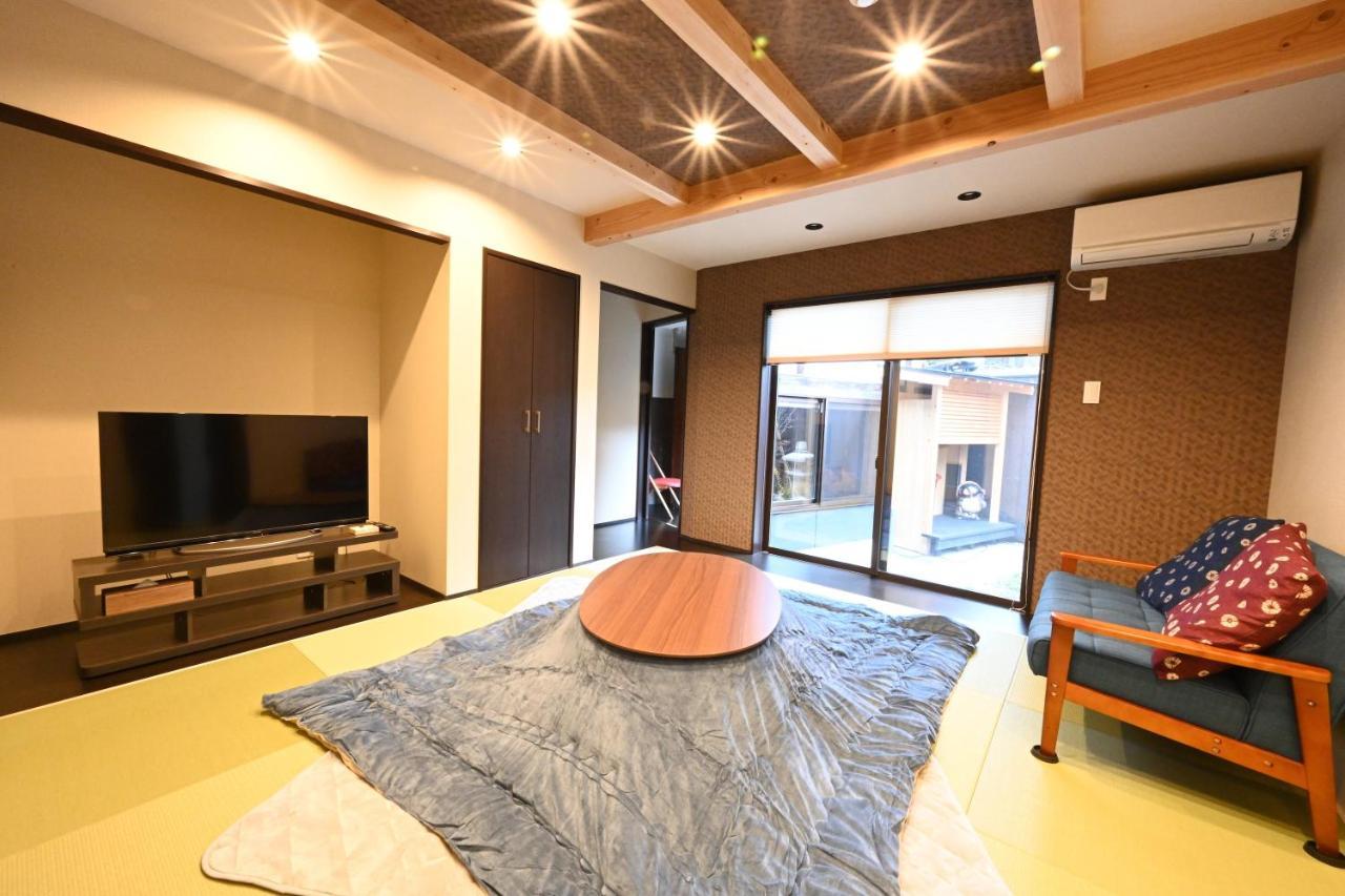 Manabi-Stay Takayama: Modern Kura Dining and Semi-Open-Air Bath in Traditional House Takayama  Exterior photo