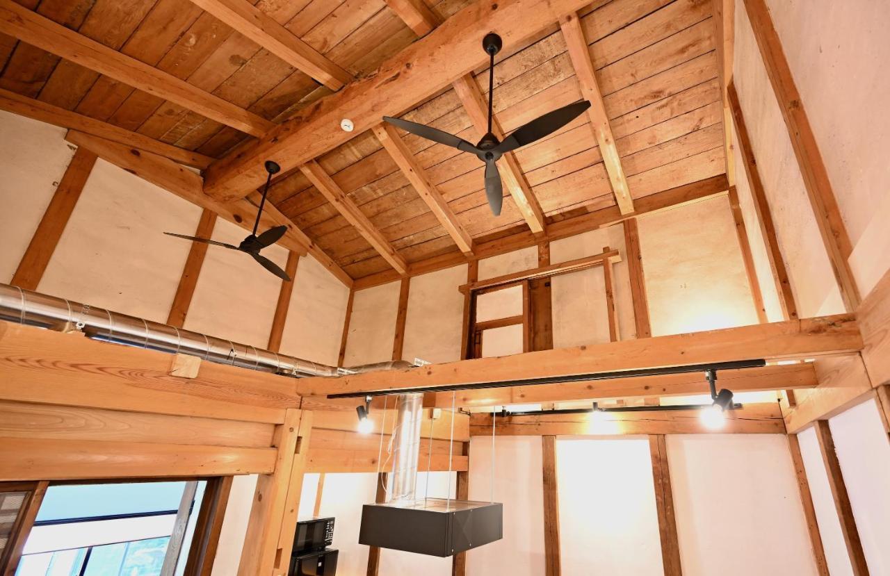 Manabi-Stay Takayama: Modern Kura Dining and Semi-Open-Air Bath in Traditional House Takayama  Exterior photo